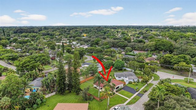 5260 Redwood Ct, Plantation, FL 33317