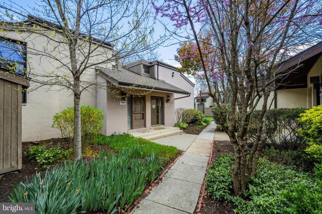 Image 1 of property listing at 11246 CRYSTAL RUN #B-22-3, Columbia, MD 21044