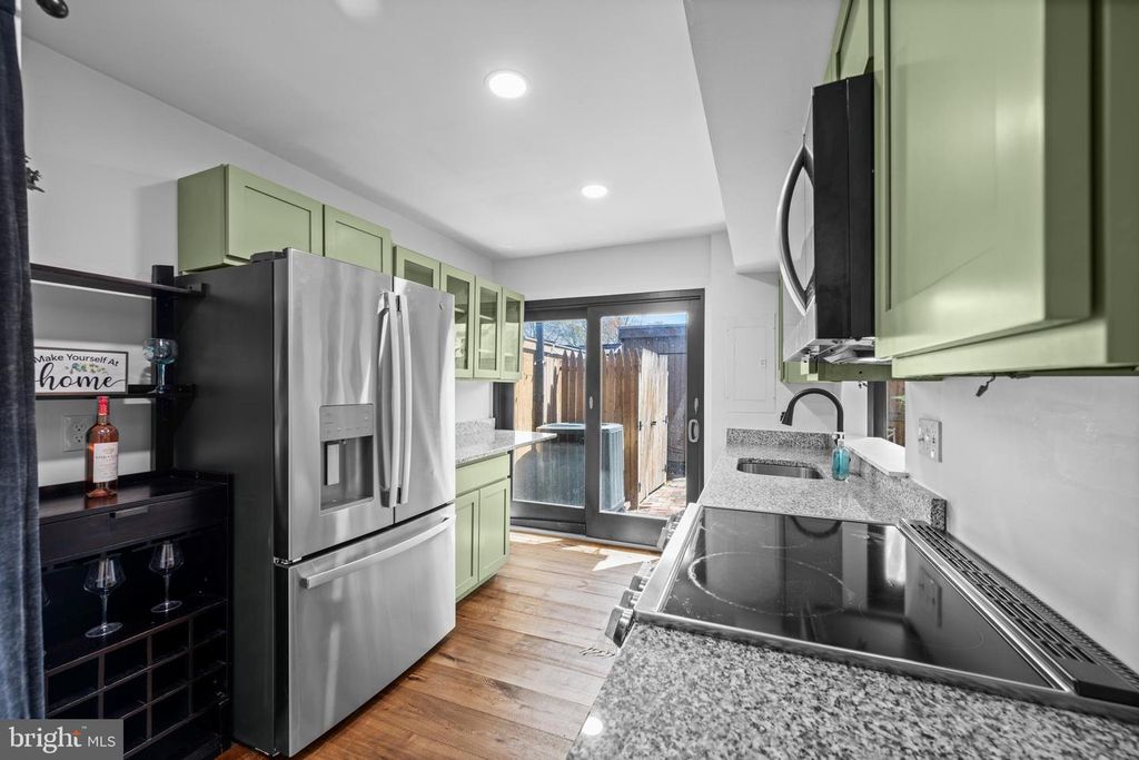 Image 12 of property listing at 11246 CRYSTAL RUN #B-22-3, Columbia, MD 21044