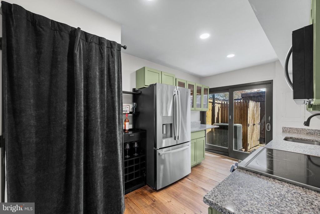 Image 13 of property listing at 11246 CRYSTAL RUN #B-22-3, Columbia, MD 21044