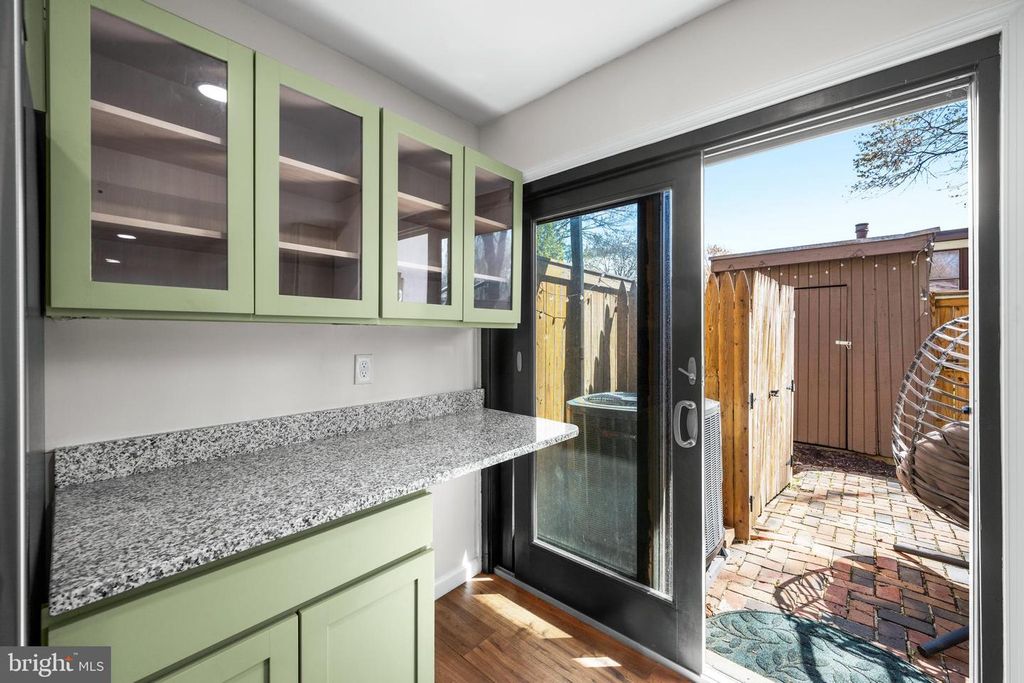 Image 17 of property listing at 11246 CRYSTAL RUN #B-22-3, Columbia, MD 21044