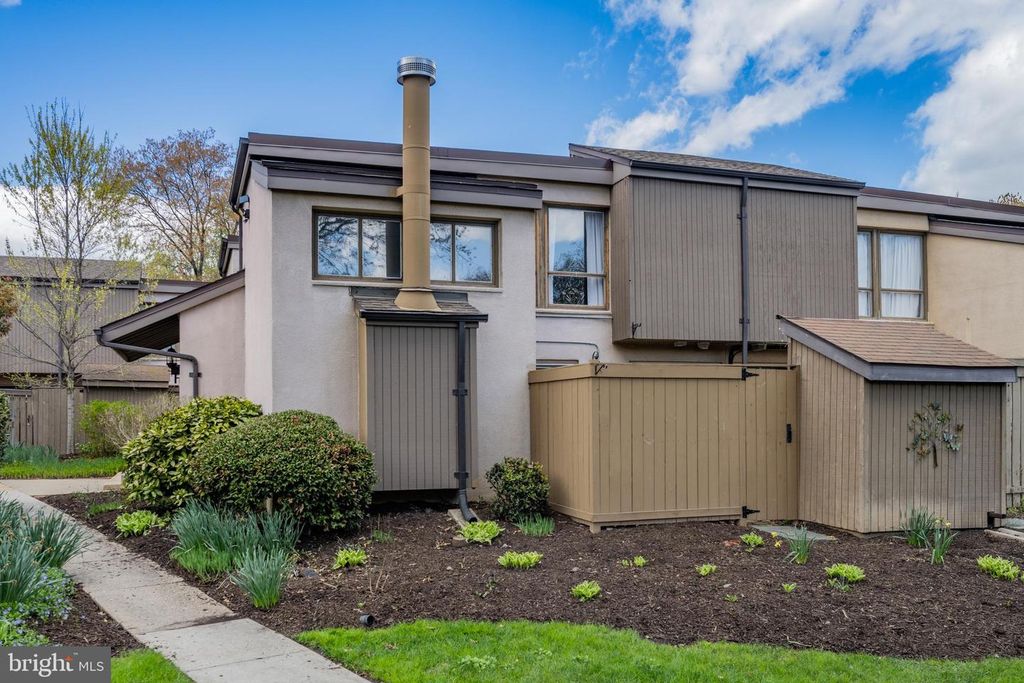 Image 32 of property listing at 11246 CRYSTAL RUN #B-22-3, Columbia, MD 21044