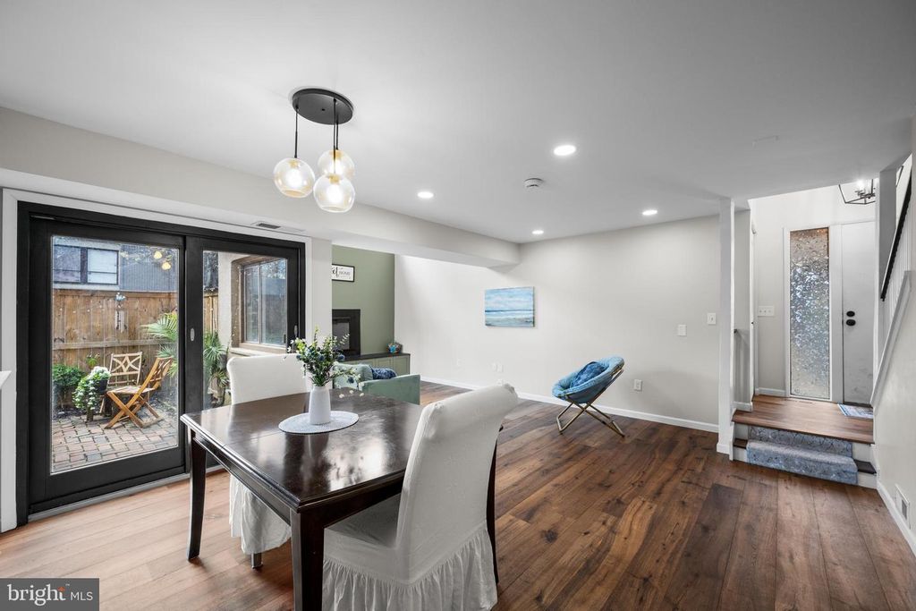 Image 4 of property listing at 11246 CRYSTAL RUN #B-22-3, Columbia, MD 21044