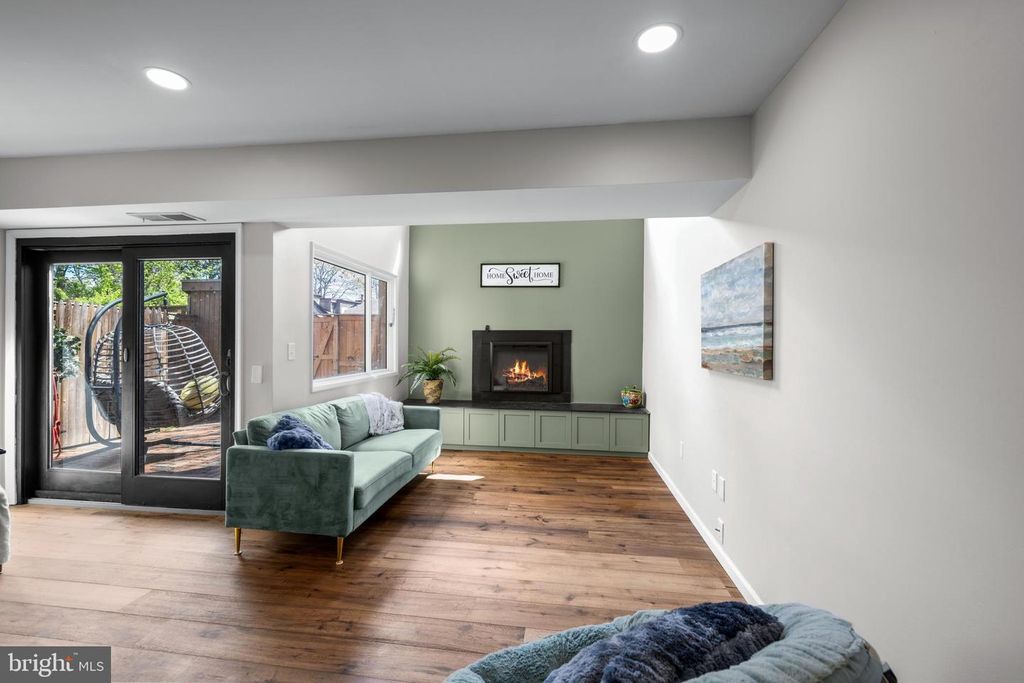 Image 7 of property listing at 11246 CRYSTAL RUN #B-22-3, Columbia, MD 21044