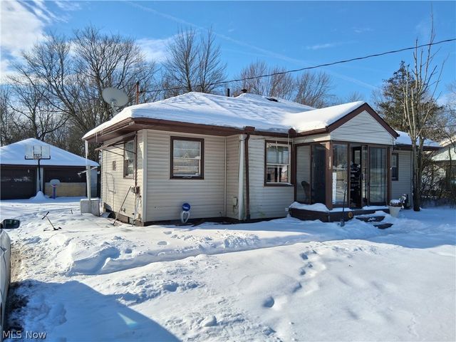 2516 Weir, Warren, OH 44483