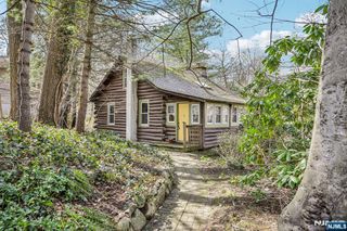 6 West Circle, Ringwood, NJ 07456