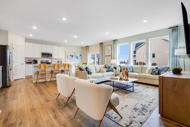 4044 Meadowridge Road, Woodstock, IL 60098