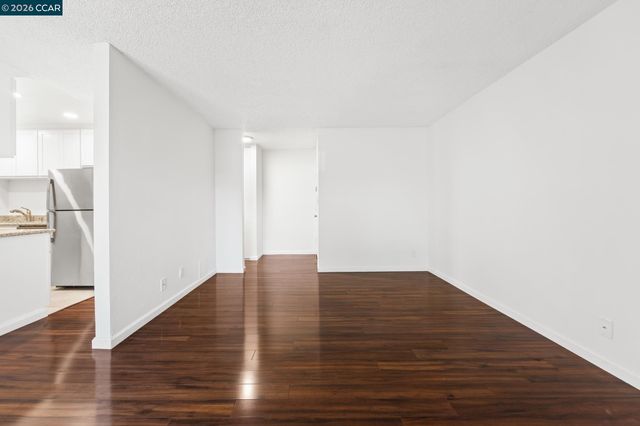 2890 Treat Blvd 7, Concord, CA 94518