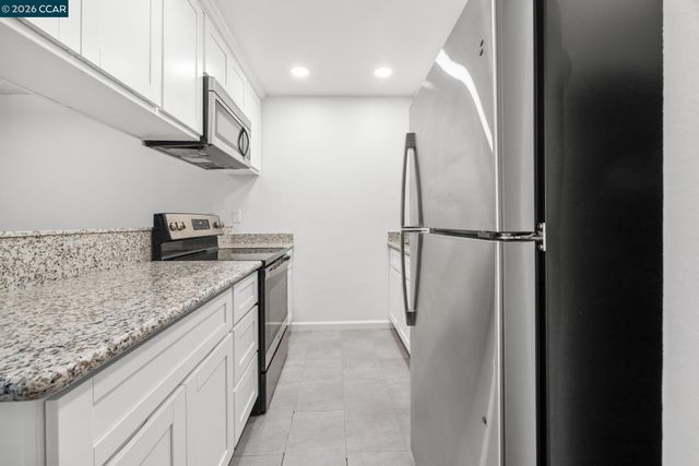 2890 Treat Blvd 7, Concord, CA 94518