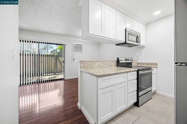 2890 Treat Blvd 7, Concord, CA 94518