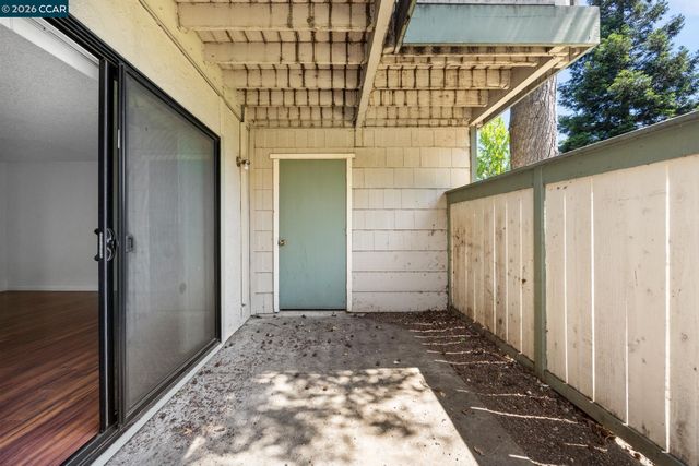 2890 Treat Blvd 7, Concord, CA 94518
