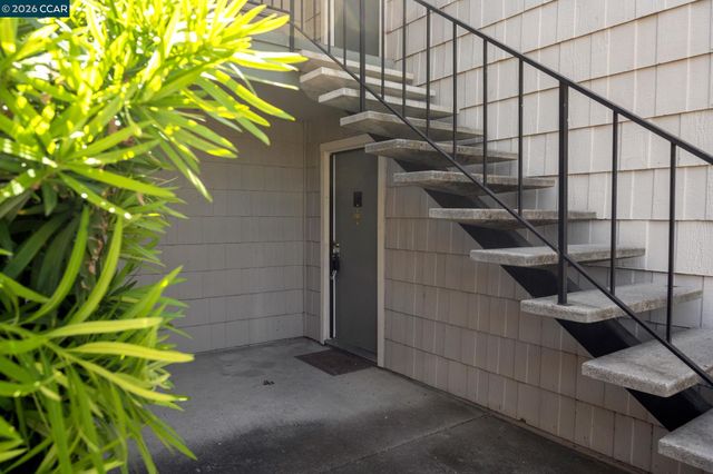 2890 Treat Blvd 7, Concord, CA 94518