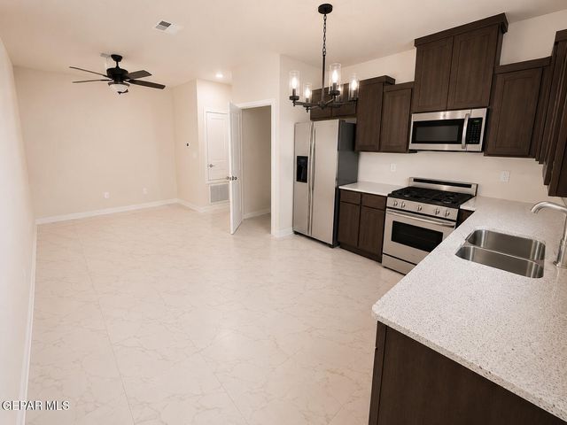 509 Spanish Oak Drive, Canutillo, TX 79835