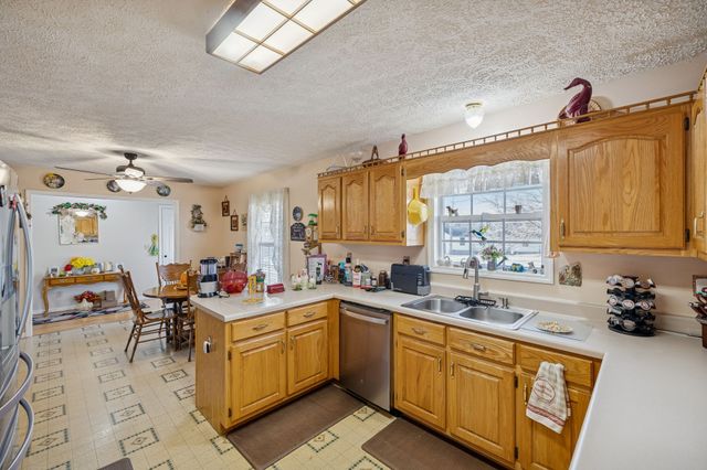 115 Boyd Ln, Hohenwald, TN 38462