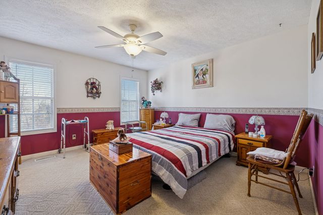 115 Boyd Ln, Hohenwald, TN 38462