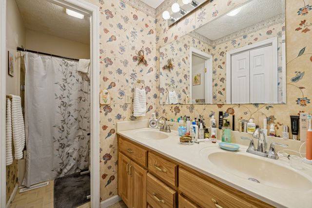 115 Boyd Ln, Hohenwald, TN 38462