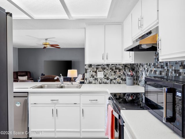 1075 Mandarin Drive NE, Palm Bay, FL 32905