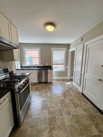 9 Aberdeen Rd 9, Milton, MA 02186