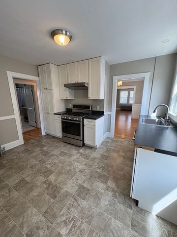 9 Aberdeen Rd 9, Milton, MA 02186