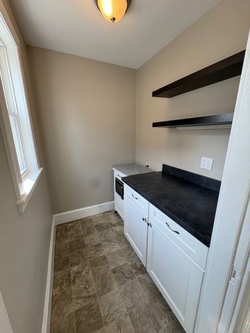 9 Aberdeen Rd 9, Milton, MA 02186