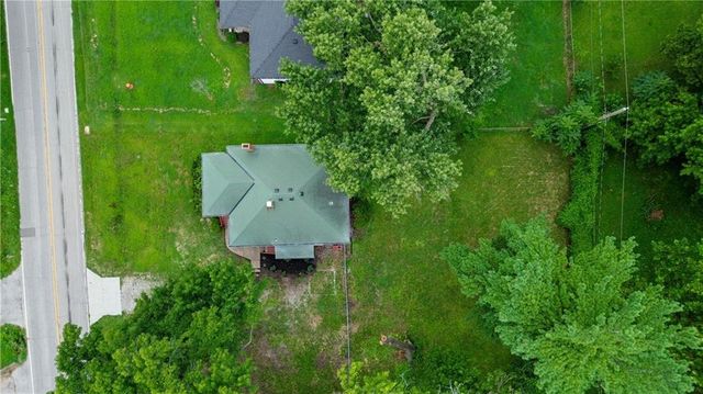 714 E Gudgell Avenue, Independence, MO 64055