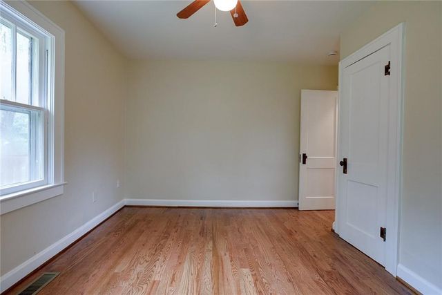 714 E Gudgell Avenue, Independence, MO 64055
