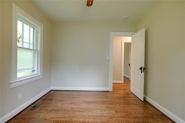 714 E Gudgell Avenue, Independence, MO 64055