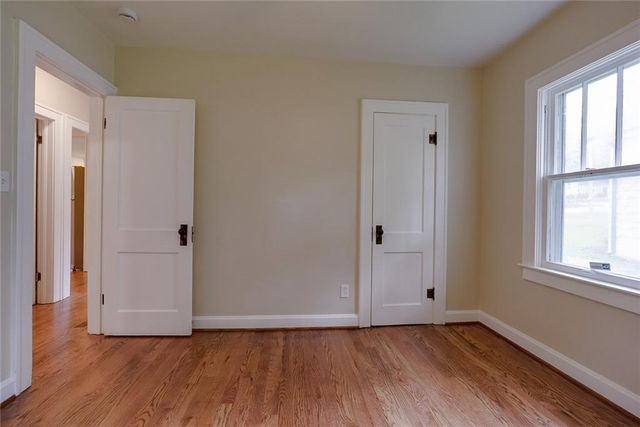 714 E Gudgell Avenue, Independence, MO 64055