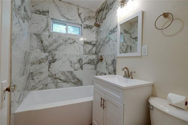 714 E Gudgell Avenue, Independence, MO 64055