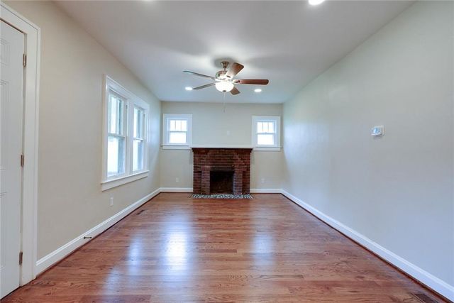 714 E Gudgell Avenue, Independence, MO 64055