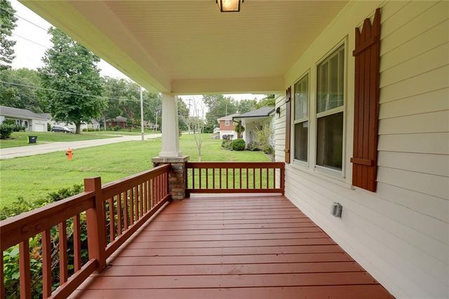 714 E Gudgell Avenue, Independence, MO 64055