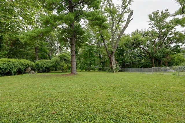 714 E Gudgell Avenue, Independence, MO 64055