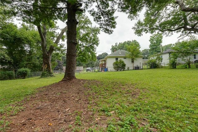714 E Gudgell Avenue, Independence, MO 64055