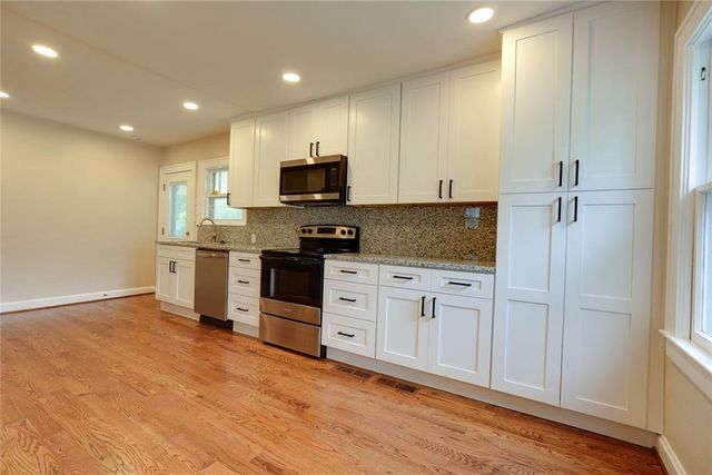 714 E Gudgell Avenue, Independence, MO 64055