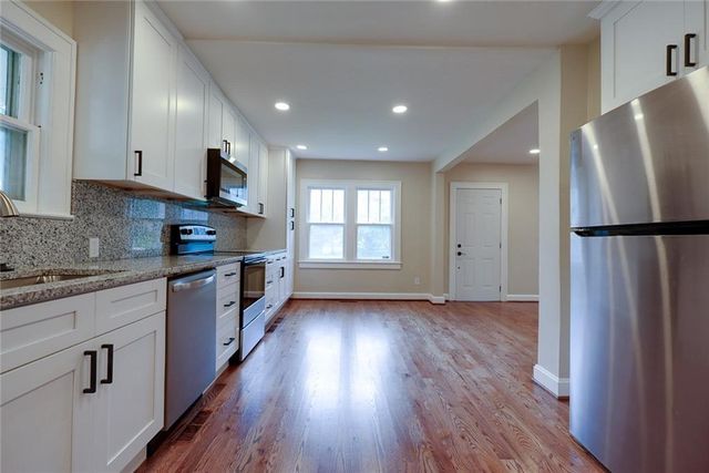 714 E Gudgell Avenue, Independence, MO 64055