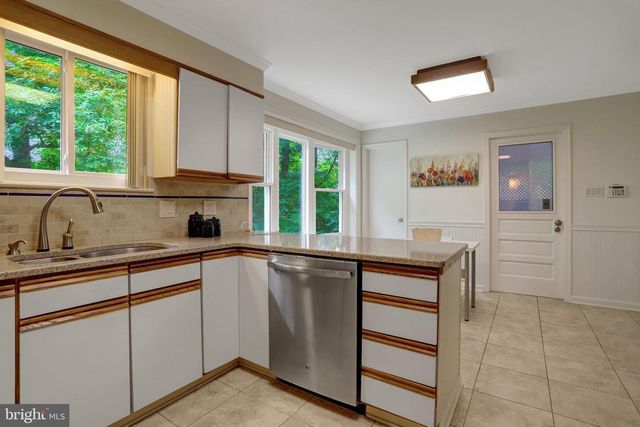 8447 THAMES ST, Springfield, VA 22151