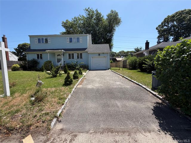 30 Eastwood Boulevard, Centereach, NY 11720