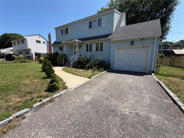 30 Eastwood Boulevard, Centereach, NY 11720