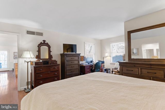 102 LITTLE RUN RD, Camp Hill, PA 17011