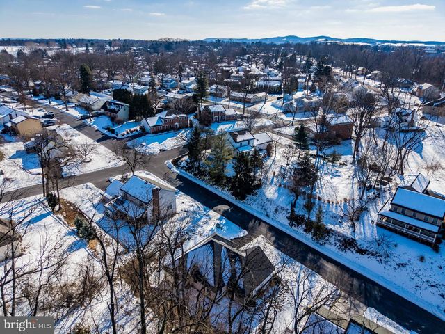 102 LITTLE RUN RD, Camp Hill, PA 17011