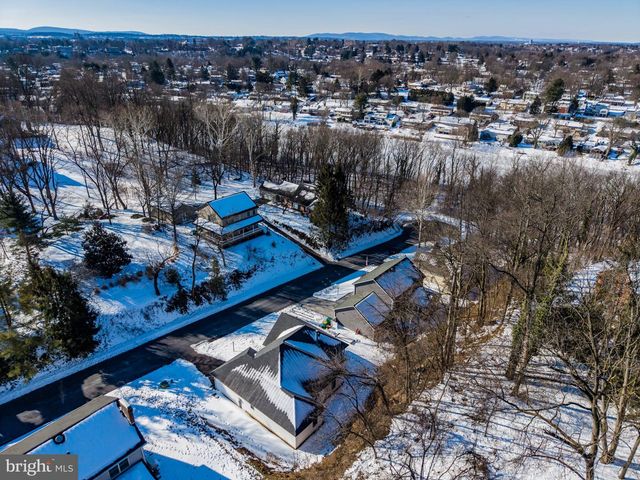 102 LITTLE RUN RD, Camp Hill, PA 17011