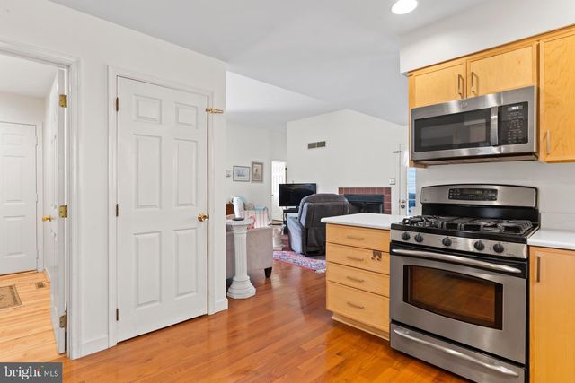 102 LITTLE RUN RD, Camp Hill, PA 17011