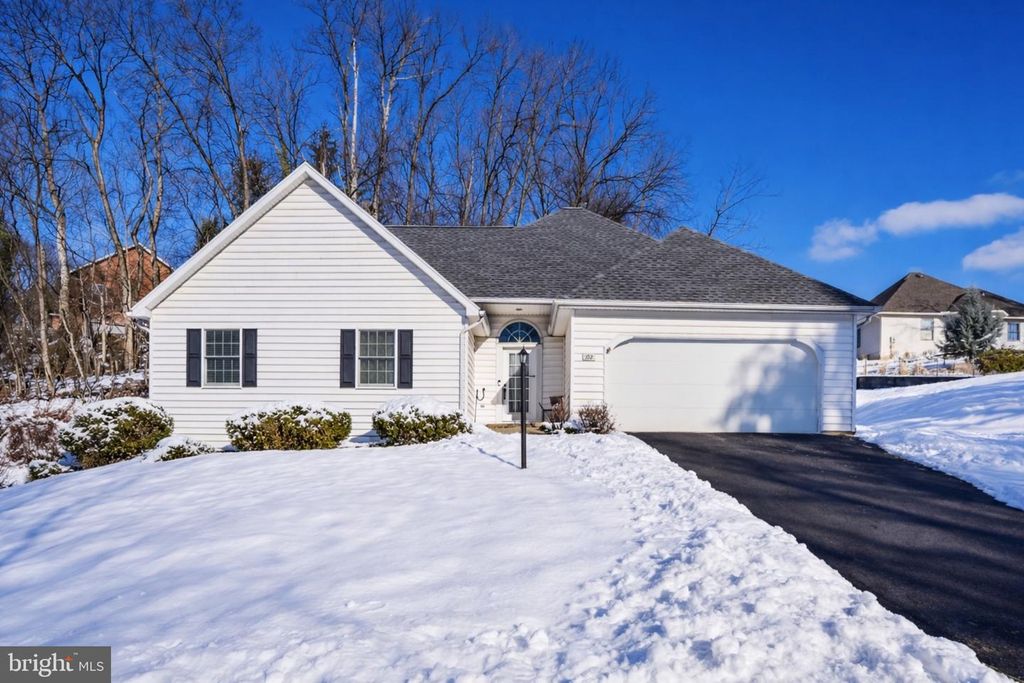 102 LITTLE RUN RD, Camp Hill, PA 17011