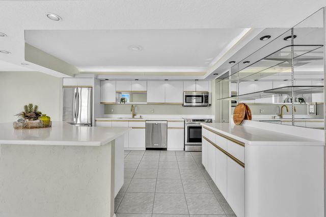 3233 NE 32nd Avenue 1103, Fort Lauderdale, FL 33308