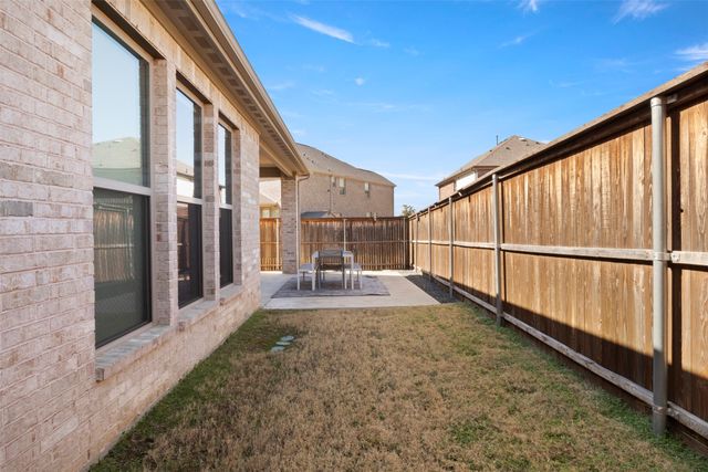 2205 Lexington Way, Carrollton, TX 75010