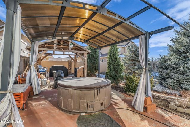 7462 S 2300, Cottonwood Heights, UT 84121