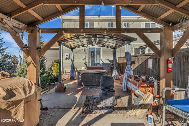 7462 S 2300, Cottonwood Heights, UT 84121