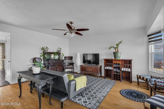 7462 S 2300, Cottonwood Heights, UT 84121