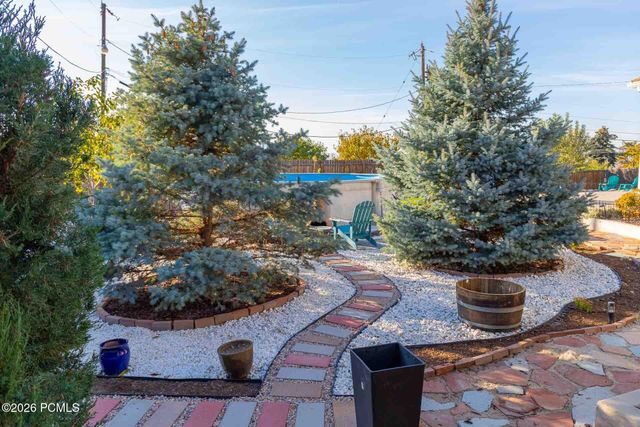 7462 S 2300, Cottonwood Heights, UT 84121