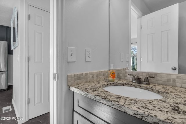 7462 S 2300, Cottonwood Heights, UT 84121